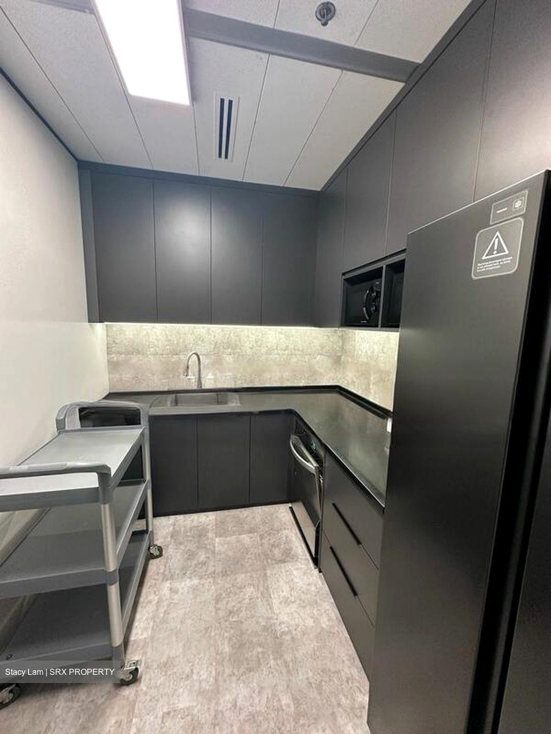 Gateway East (D7), Office #455455181